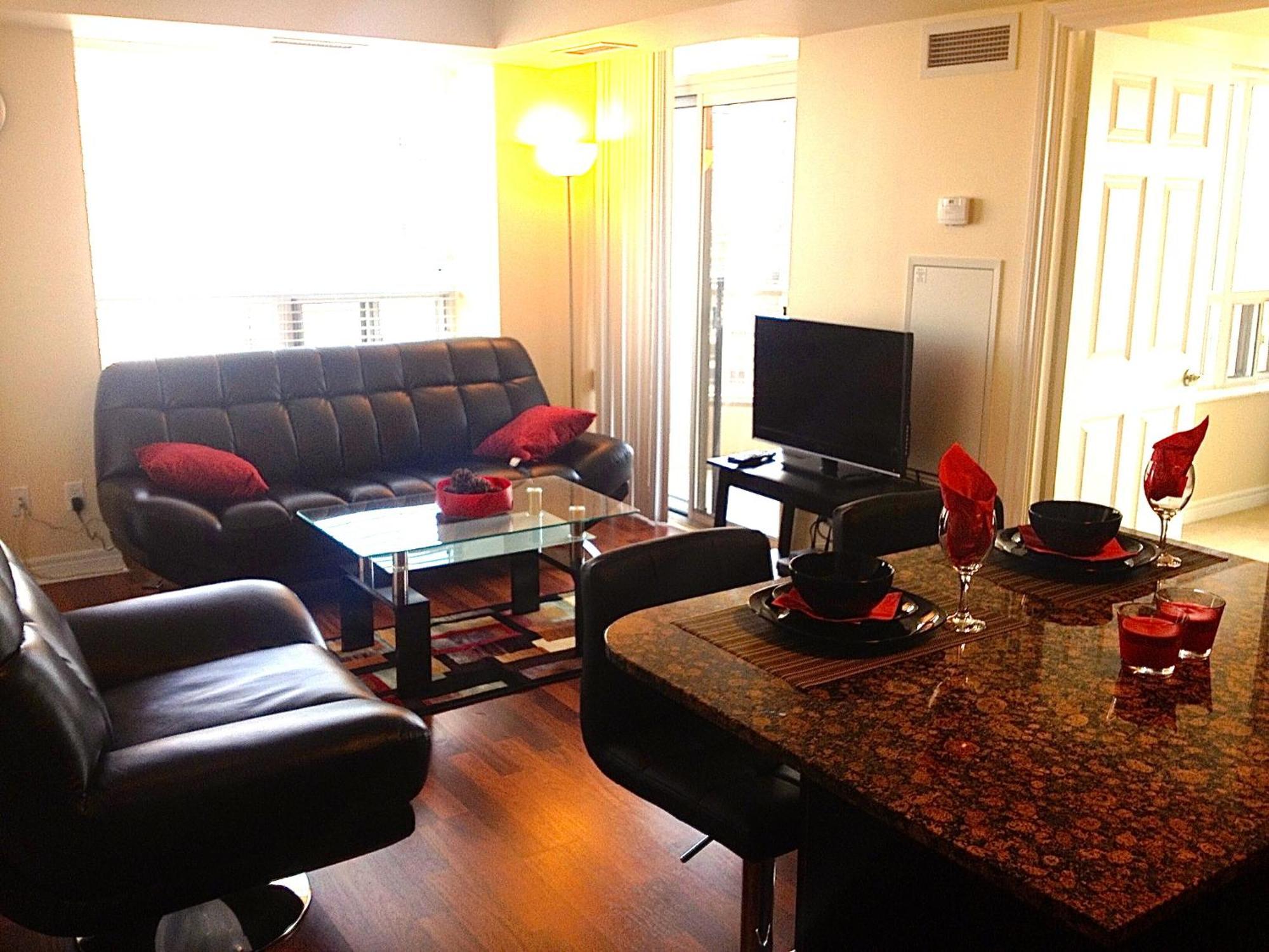 Royal Stays Furnished Apartments - Square One Mississauga Værelse billede