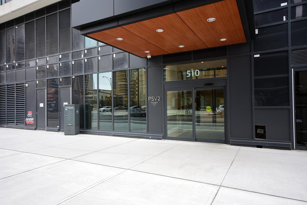 Royal Stays Furnished Apartments - Square One Mississauga Eksteriør billede