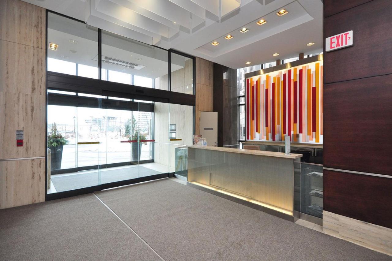 Royal Stays Furnished Apartments - Square One Mississauga Eksteriør billede