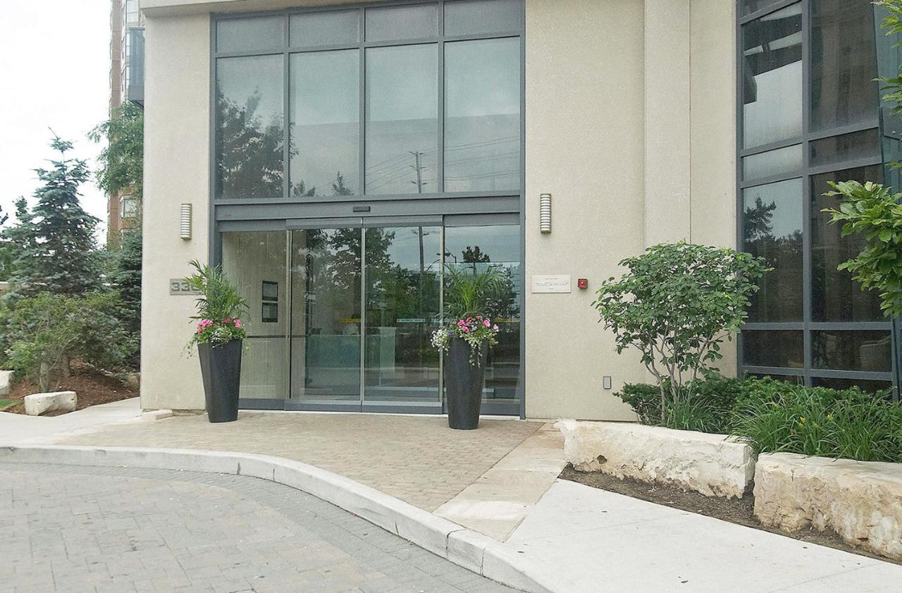 Royal Stays Furnished Apartments - Square One Mississauga Eksteriør billede