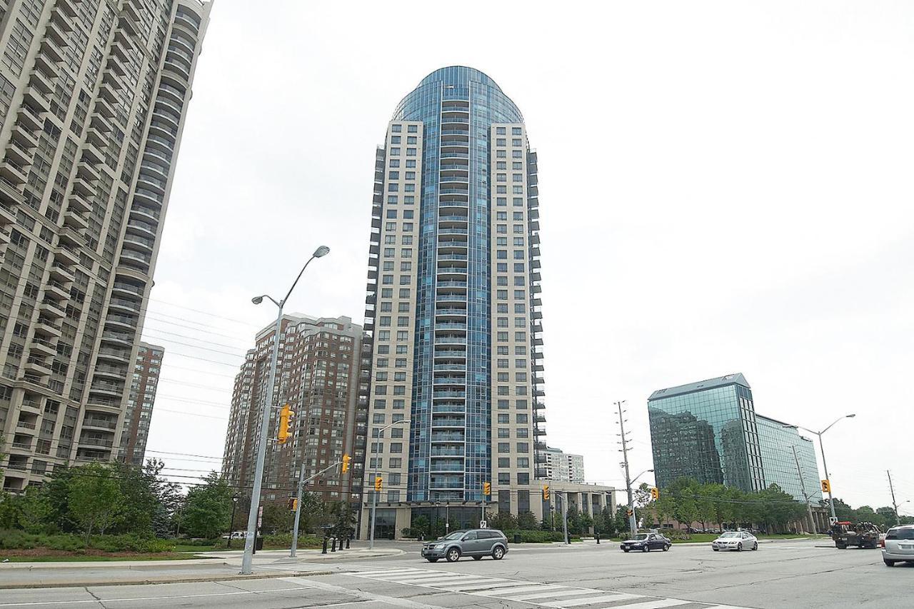 Royal Stays Furnished Apartments - Square One Mississauga Eksteriør billede